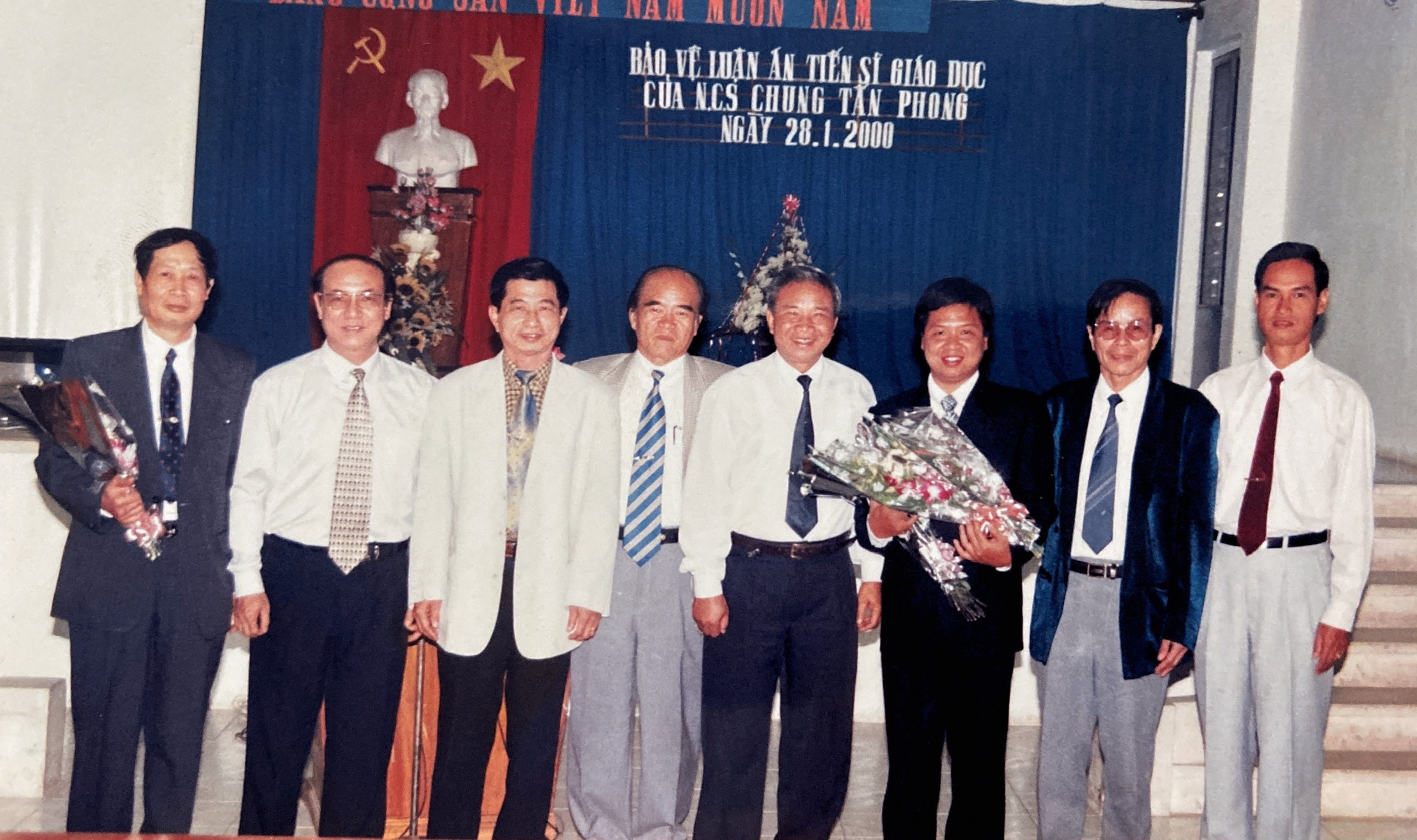 Bảo vệ Luận án Tiến sĩ năm 2000